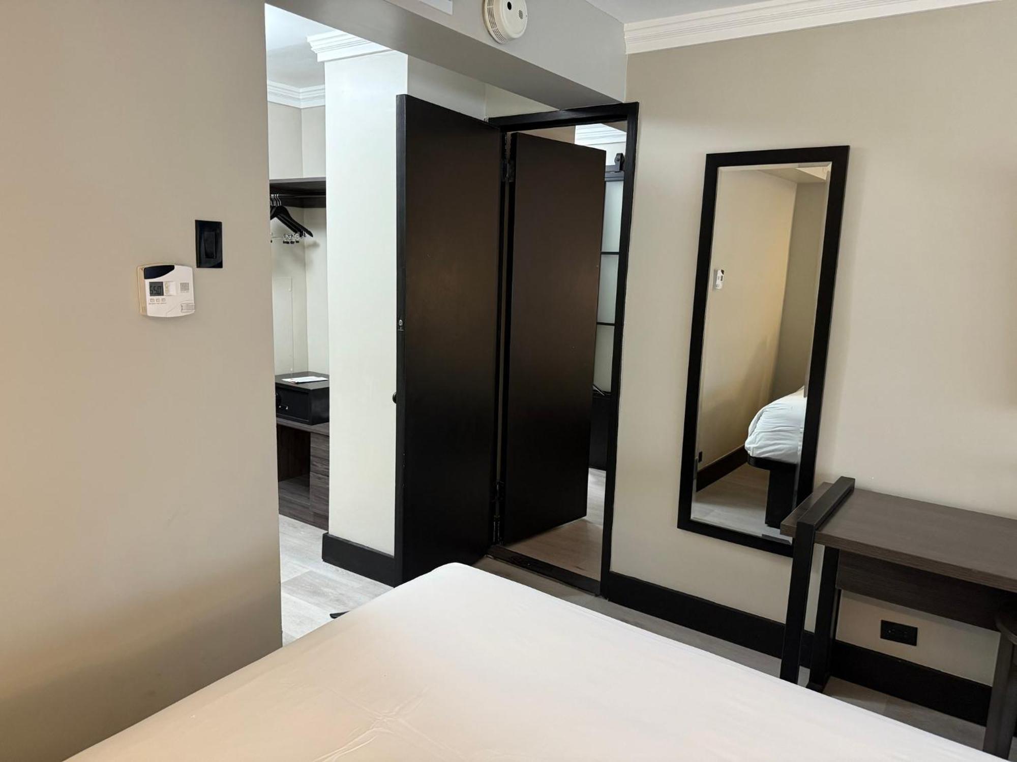 Hotel The Manhattan At Times Square 4*